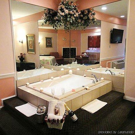 Inn Of The Dove Romantic Luxury & Business Bensalem