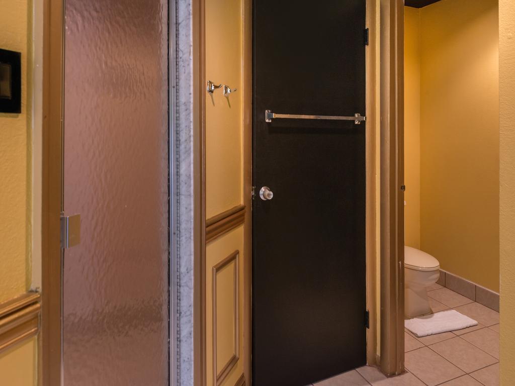 Of The Dove Romantic Luxury & Business Inn
