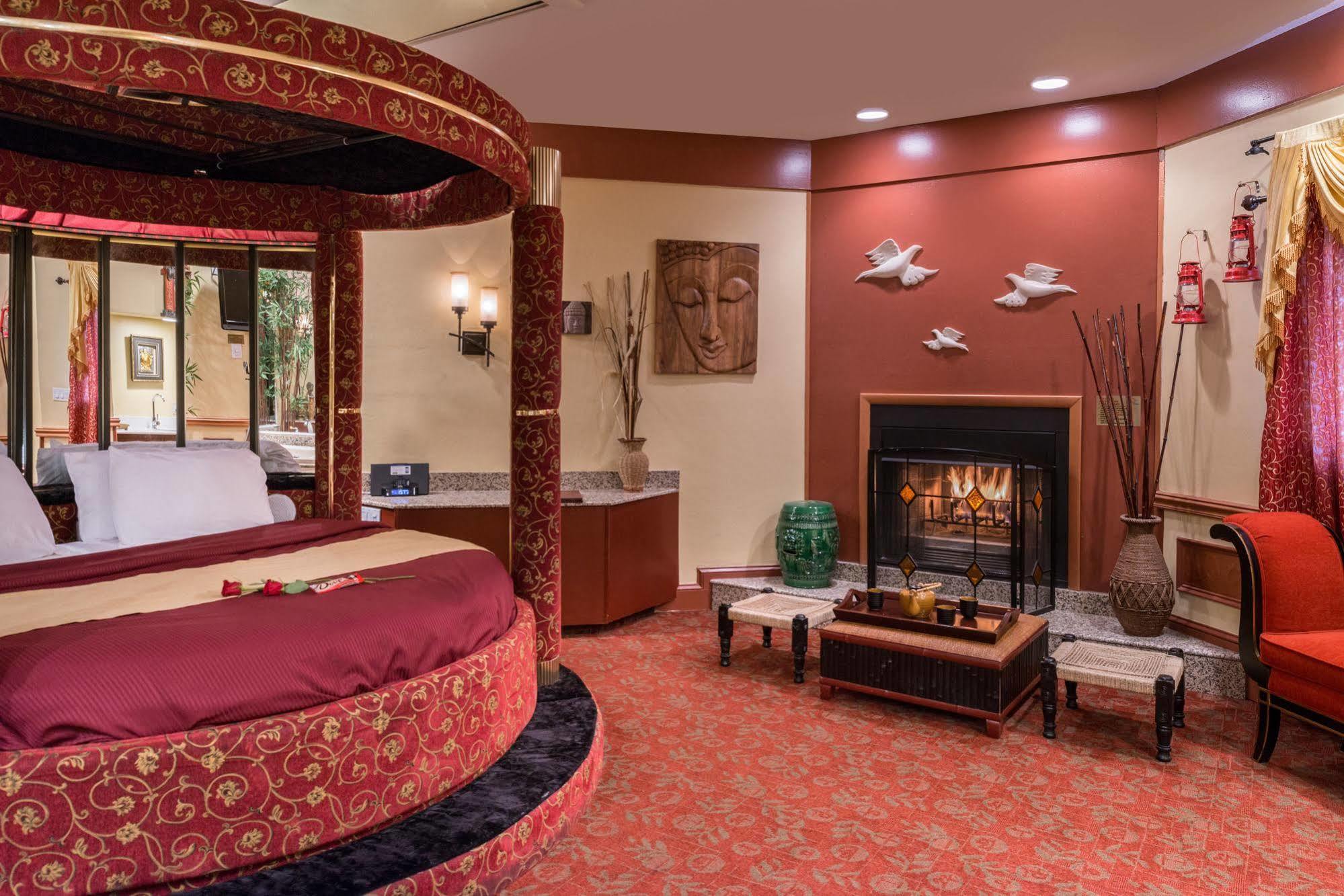 Of The Dove Romantic Luxury & Business Inn Bensalem