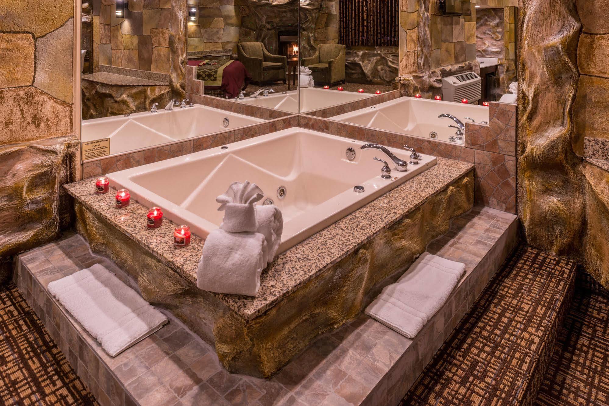 Of The Dove Romantic Luxury & Business 3* Bensalem