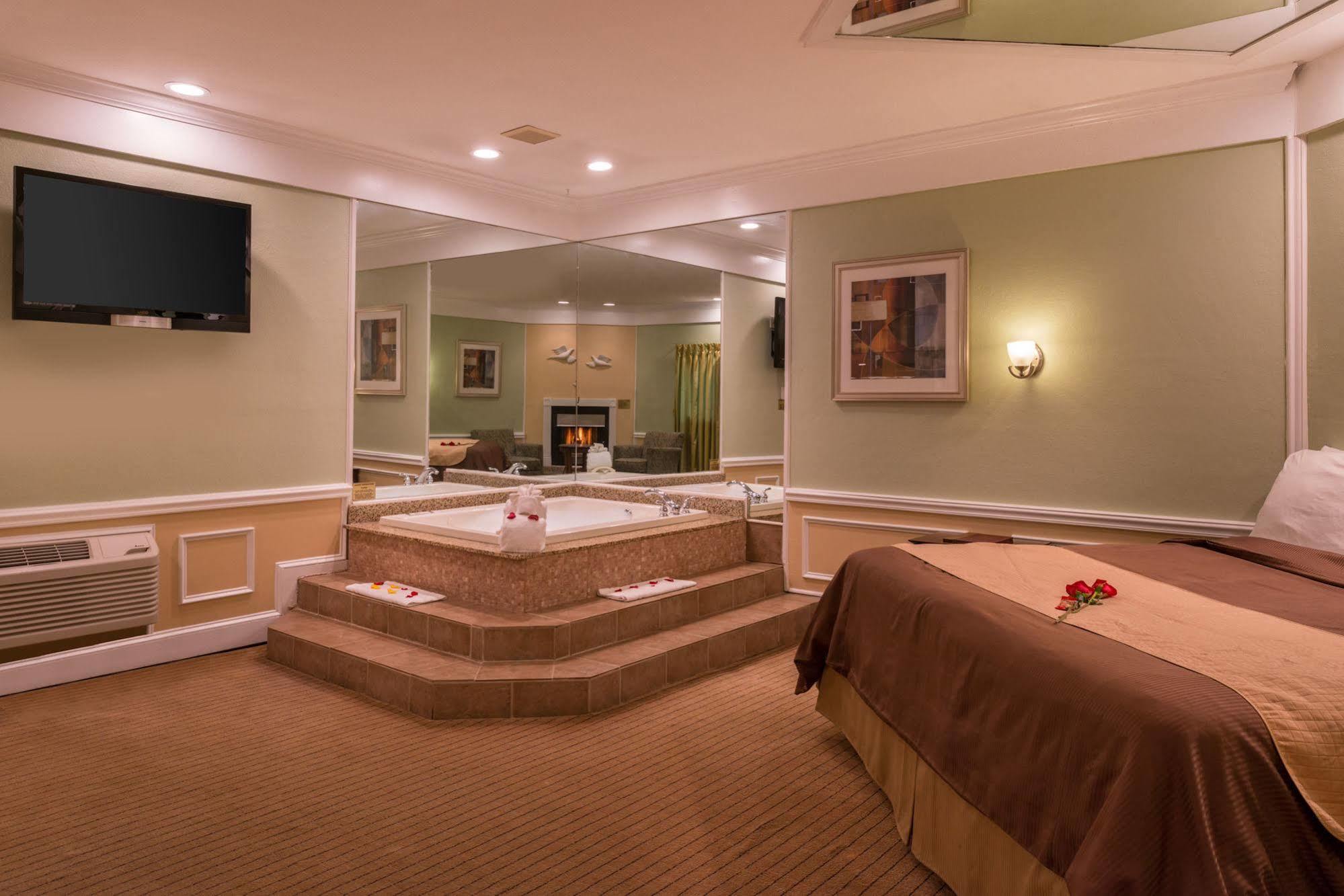 Of The Dove Romantic Luxury & Business 3* Bensalem